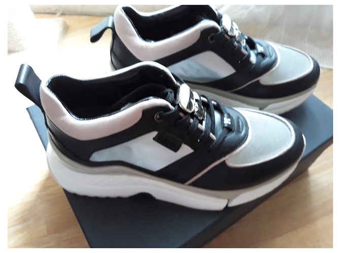 Karl Lagerfeld La scarpa con lacci Aventur Lux Lthr Multicolore - vista 5