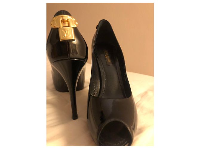 Décolleté Louis Vuitton in vernice nera 37 Nero - vista 5