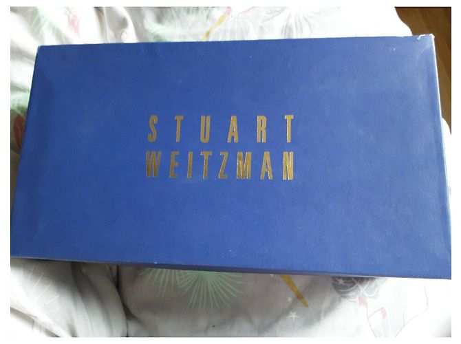 Stuart Weitzman Little Bow schwarze Krepppumps mit Kätzchenabsatz - Ansicht 8
