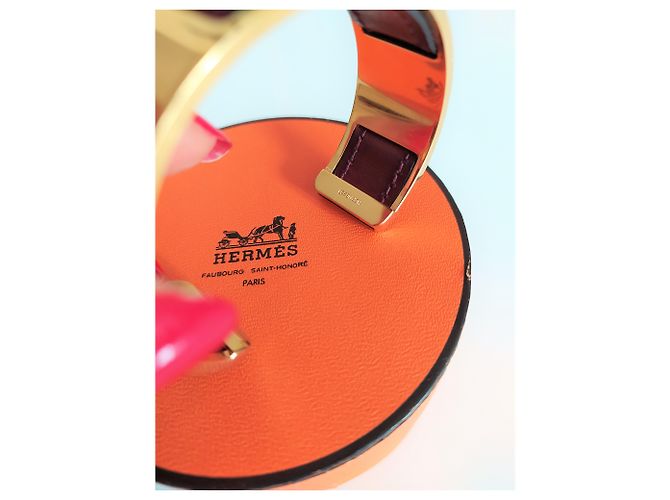Prächtiges goldenes Messingarmband von Hermès aus goldenem Kalbsleder Braun - Ansicht 4
