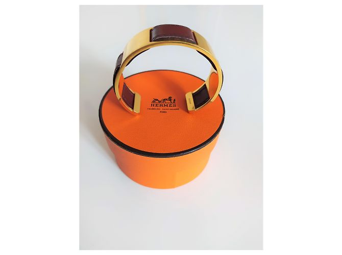 Prächtiges goldenes Messingarmband von Hermès aus goldenem Kalbsleder Braun - Ansicht 5