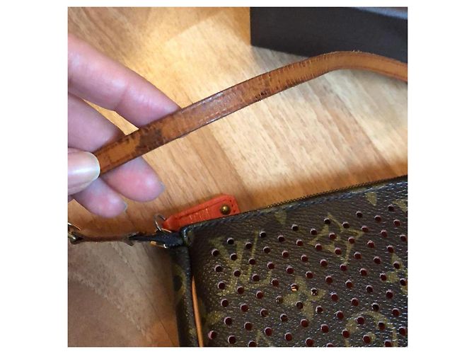Pochette Louis Vuitton Marrone in Tela - vista 4