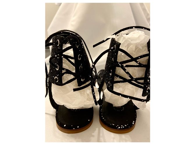 Sandali Chanel in camoscio di capra nero con micro glitter argento - vista 5