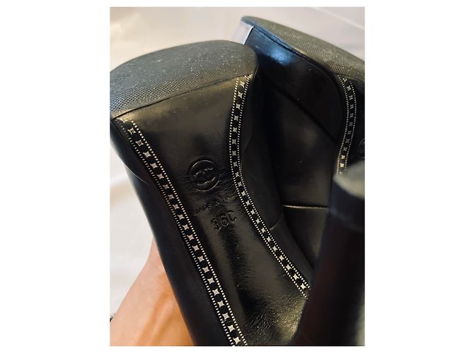 Décolleté Chanel in pelle nera con tacco 10 cm Nero - vista 10