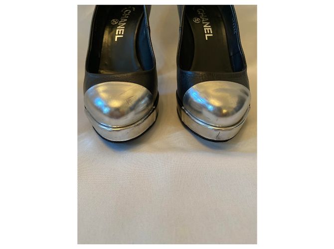 Décolleté Chanel in pelle nera con tacco 10 cm Nero - vista 5