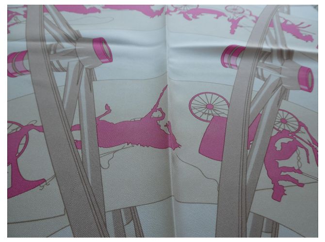 Hermès Praça de Paris que rola rosa claro com sua caixa - vista 3