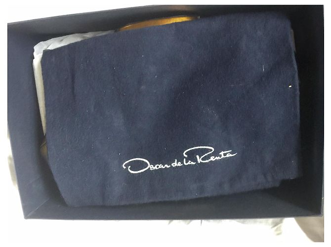 Oscar de la Renta Sandali bandage in vernice nera e oro Nero D'oro - vista 10
