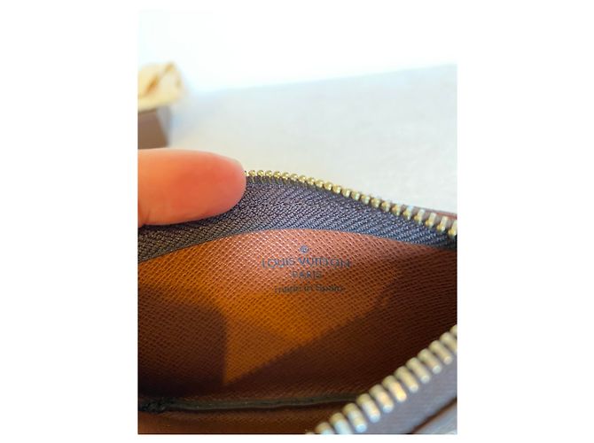 Louis Vuitton key pouch without chain Brown - view 6