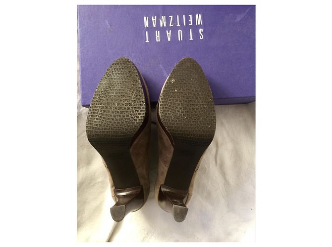 Stuart Weitzman Wildlederstiefeletten mit überbackenen Details Taupe - Ansicht 6