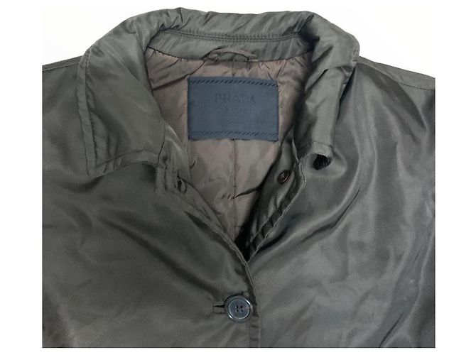 Gabardina Prada de nylon verde oliva - vista 4