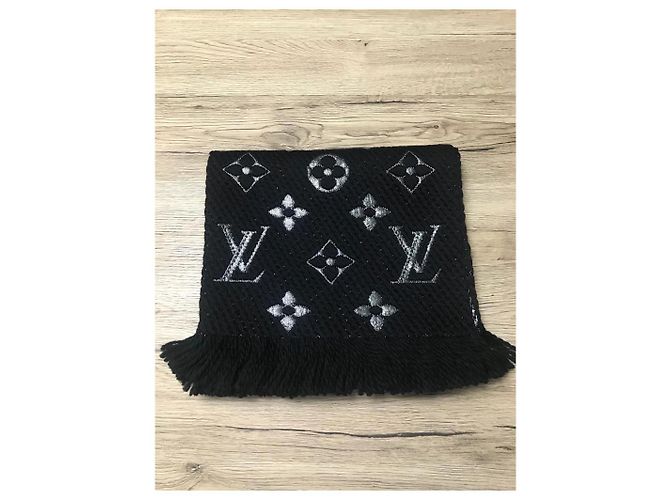 Louis Vuitton La logomania risplende di nero - vista 2