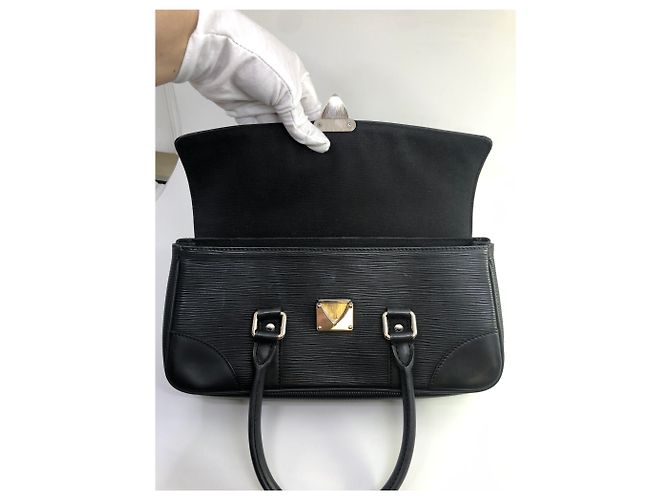 Louis Vuitton Borsa Segur in Pelle Epi Nera Nero - vista 12