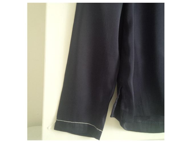 Vintage Minimal design top with contrasting white stitching. Navy blue Dark blue - view 5