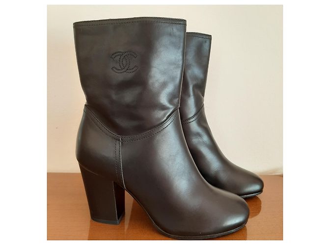Chanel Stivaletto in pelle con pelo Nero - vista 2