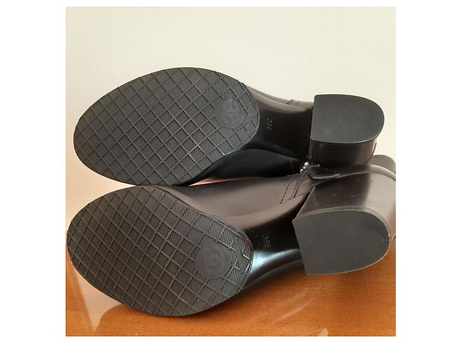 Chanel Stivaletto in pelle con pelo Nero - vista 6