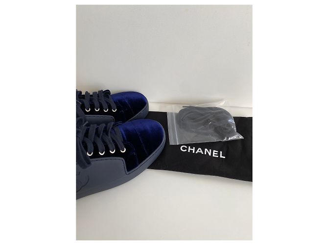 Sneakers Chanel in pelle / velluto , notte Blu . taille 40,5 Blu navy - vista 10