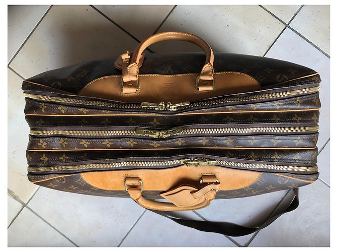 Louis Vuitton Alizee 3 Poches Marrón oscuro - vista 2