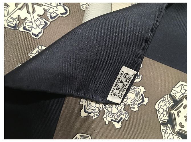Hermès-Platz "die Feuer des Winters" Beige Grau Anthrazitgrau - Ansicht 4