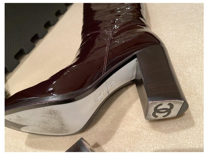 Botas Chanel estilo vinilo Marrón oscuro - vista 3