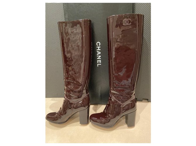 Botas Chanel estilo vinilo Marrón oscuro - vista 5