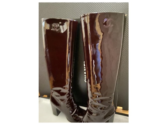 Botas Chanel estilo vinilo Marrón oscuro - vista 7