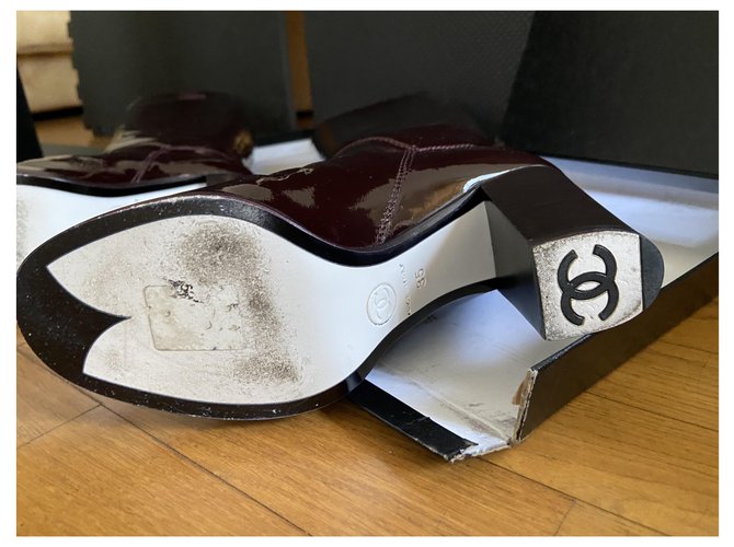 Botas Chanel estilo vinilo Marrón oscuro - vista 8