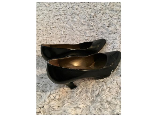 Décolleté vintage Yves Saint Laurent Nero - vista 2