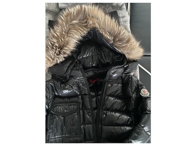 Moncler Daunenjacke Schwarz Lackiert mit Fell - Ansicht 2