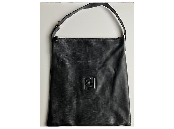 Fendi Borsa a tracolla grande in pelle goffrata Nero - vista 2