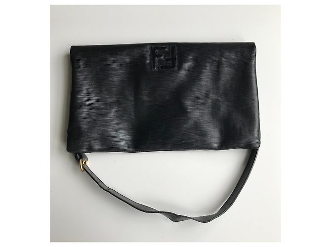 Fendi Borsa a tracolla grande in pelle goffrata Nero - vista 20