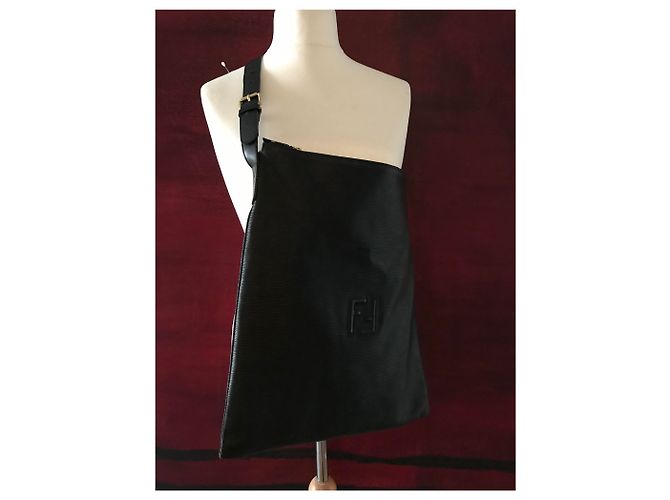 Fendi Borsa a tracolla grande in pelle goffrata Nero - vista 29