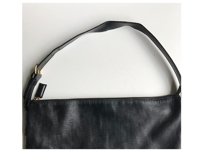 Fendi Borsa a tracolla grande in pelle goffrata Nero - vista 5