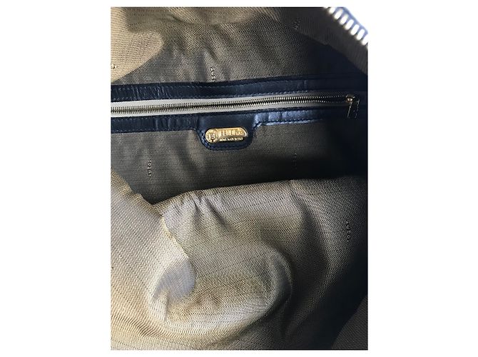 Fendi Borsa a tracolla grande in pelle goffrata Nero - vista 10