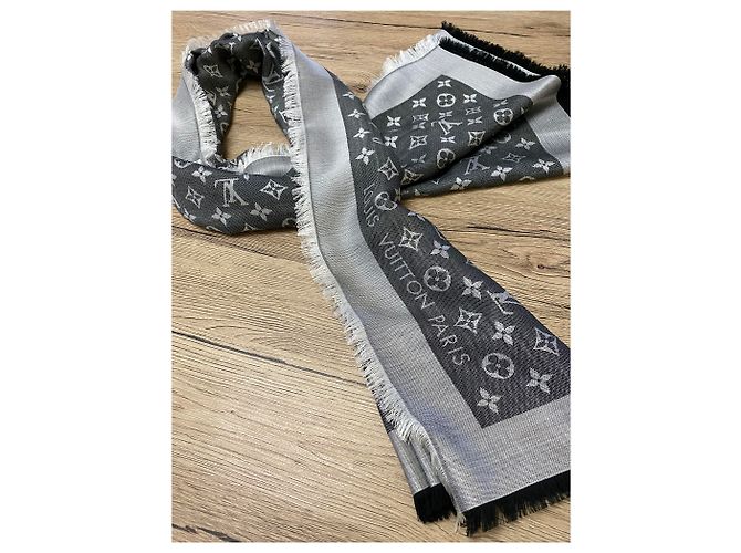 Scialle Louis Vuitton Denim nero - vista 3