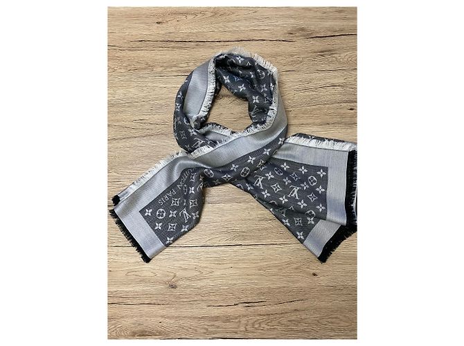 Scialle Louis Vuitton Denim nero - vista 4