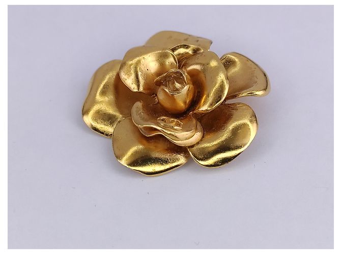Chanel CAMELIA Gold hardware - vista 2