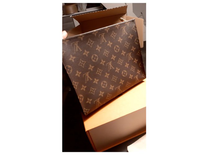 Louis Vuitton TASCA WC 26 Marrone scuro - vista 17