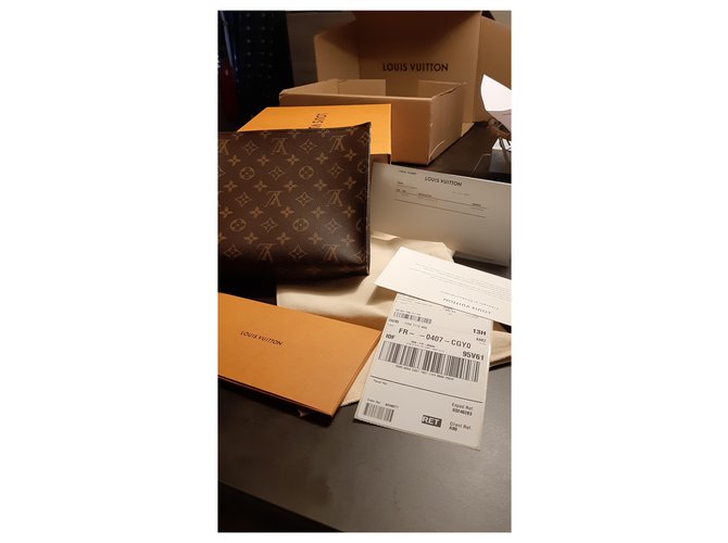 Louis Vuitton TASCA WC 26 Marrone scuro - vista 5