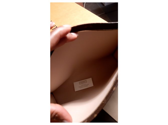 Louis Vuitton TASCA WC 26 Marrone scuro - vista 7