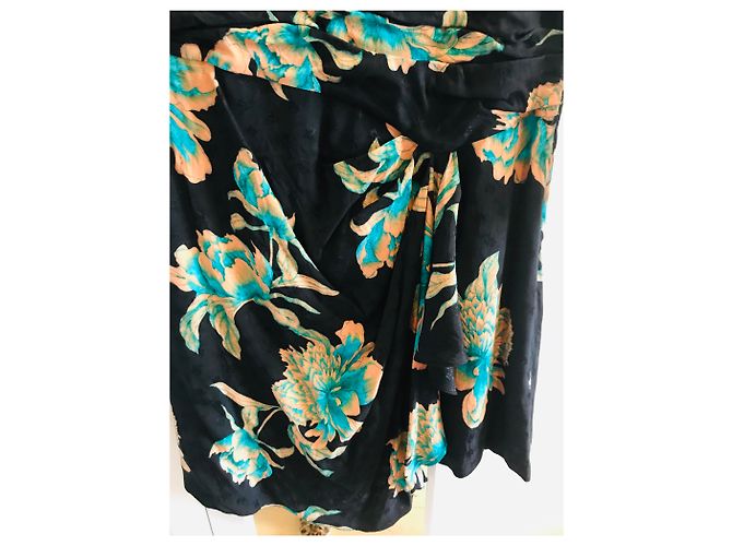 Sandro Bruni Kleid Schwarz mit Blumenmuster V Ausschnitt Mehrfarben - Ansicht 4