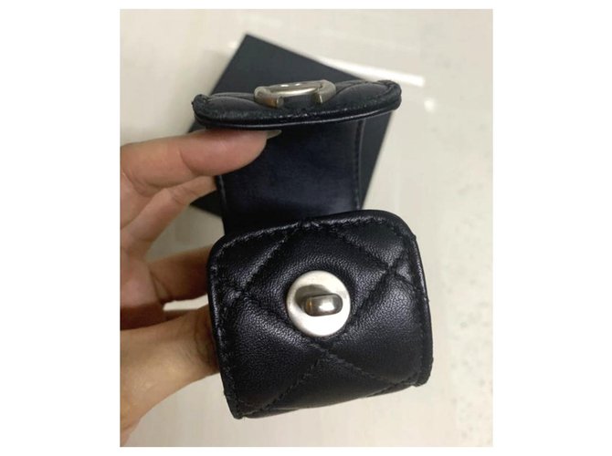Bracciale Chanel in pelle nera trapuntata Nero - vista 2