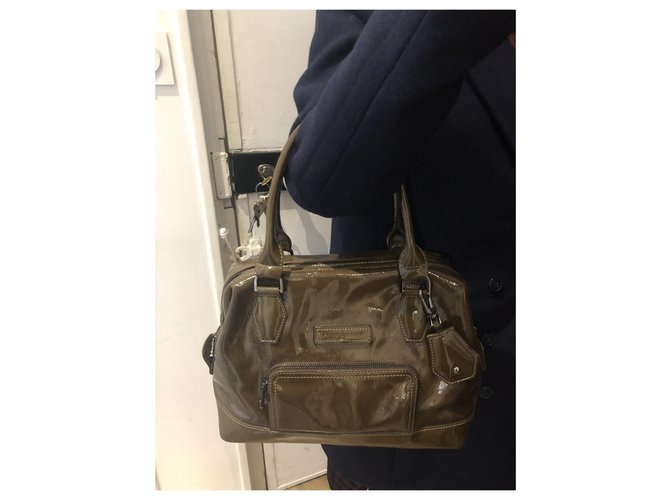 Légende Borsa Longchamp Legend in vernice nera Cachi - vista 2
