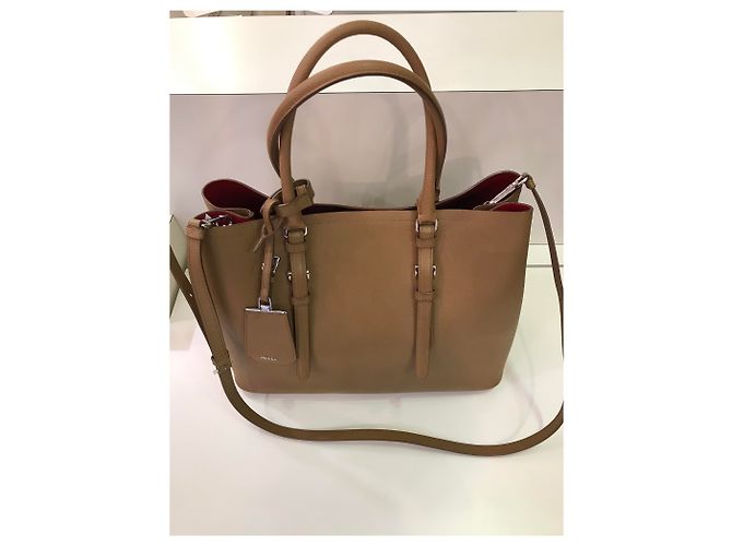 Sac à main Prada en cuir grainé doré avec bandoulière - vue 6