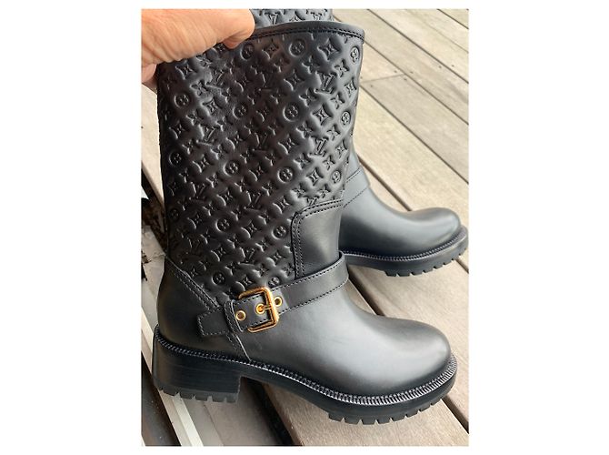 Louis Vuitton Rebelión Negro - vista 3