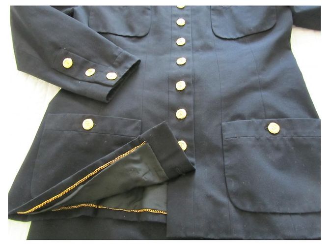 Traje de falda Chanel negro de algodón con botones dorados - vista 3