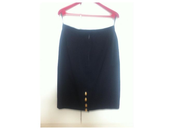 Traje de falda Chanel negro de algodón con botones dorados - vista 4