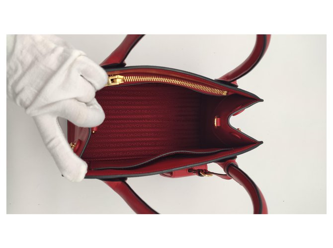 Borsa Prada in pelle Saffiano rossa Rosso - vista 8