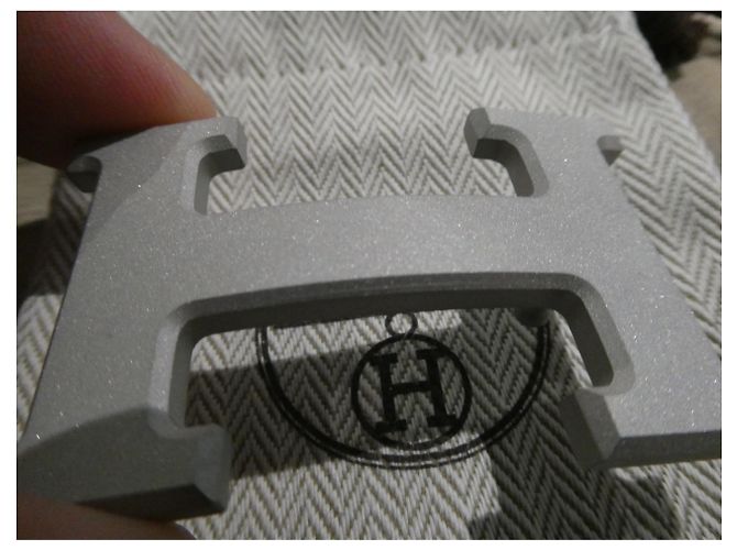 Hermès belt buckle in matt silver PVD steel 32MM - view 3