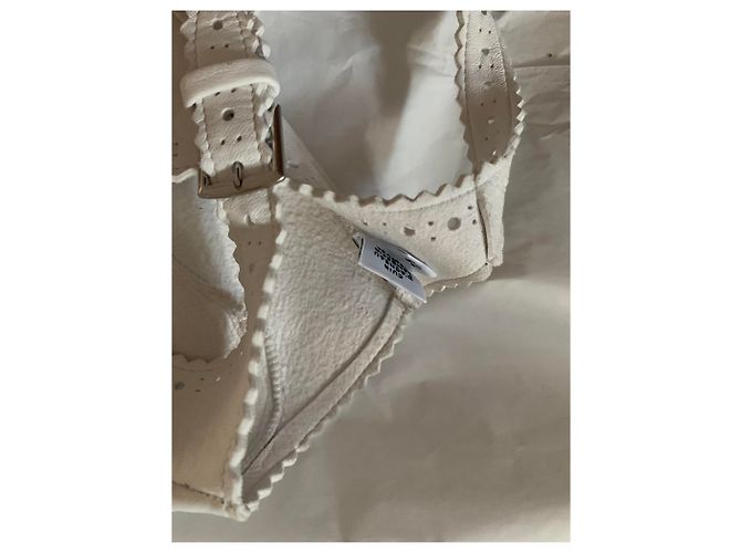 Hermès Cleopatra Handschuhe aus weißem Lammfell - Ansicht 4