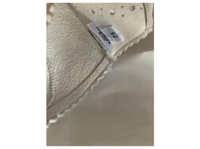 Hermès Cleopatra Handschuhe aus weißem Lammfell - Ansicht 5